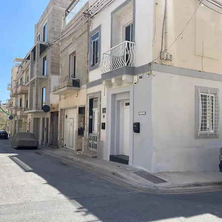Ta Nenu Maisonette Near Valletta & The Three Cities