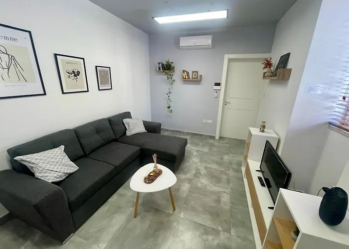 Ta Nenu Maisonette Near Valletta & The Three Cities *