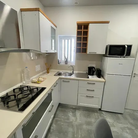 Ta Nenu Maisonette Near Valletta & The Three Cities