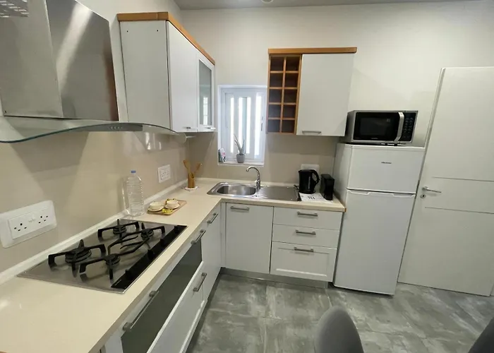 Ta Nenu Maisonette Near Valletta & The Three Cities